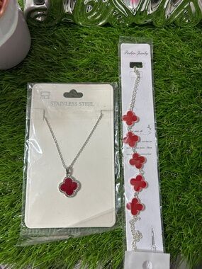 Red Clover Necklace & Bracelet Set